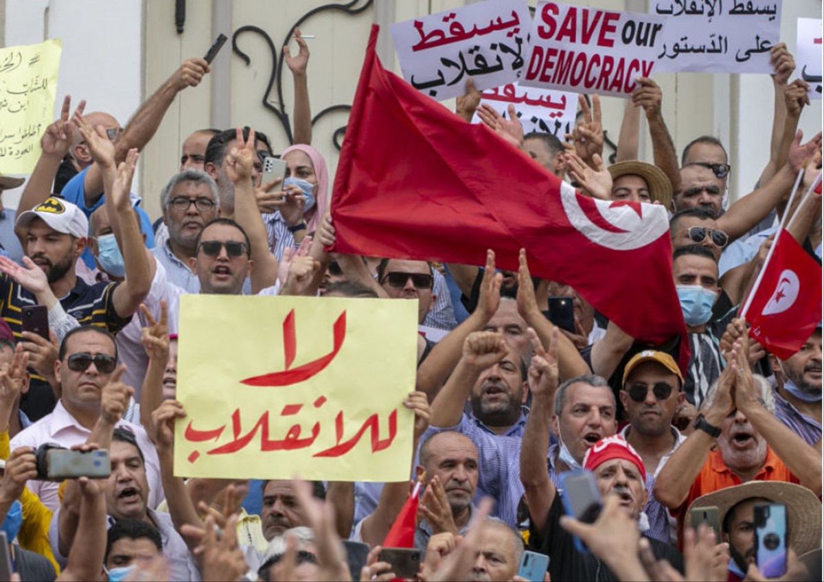 Condanniamo fermamente l’accentramento dei poteri perpetrato dal regime di&nbsp;Saied