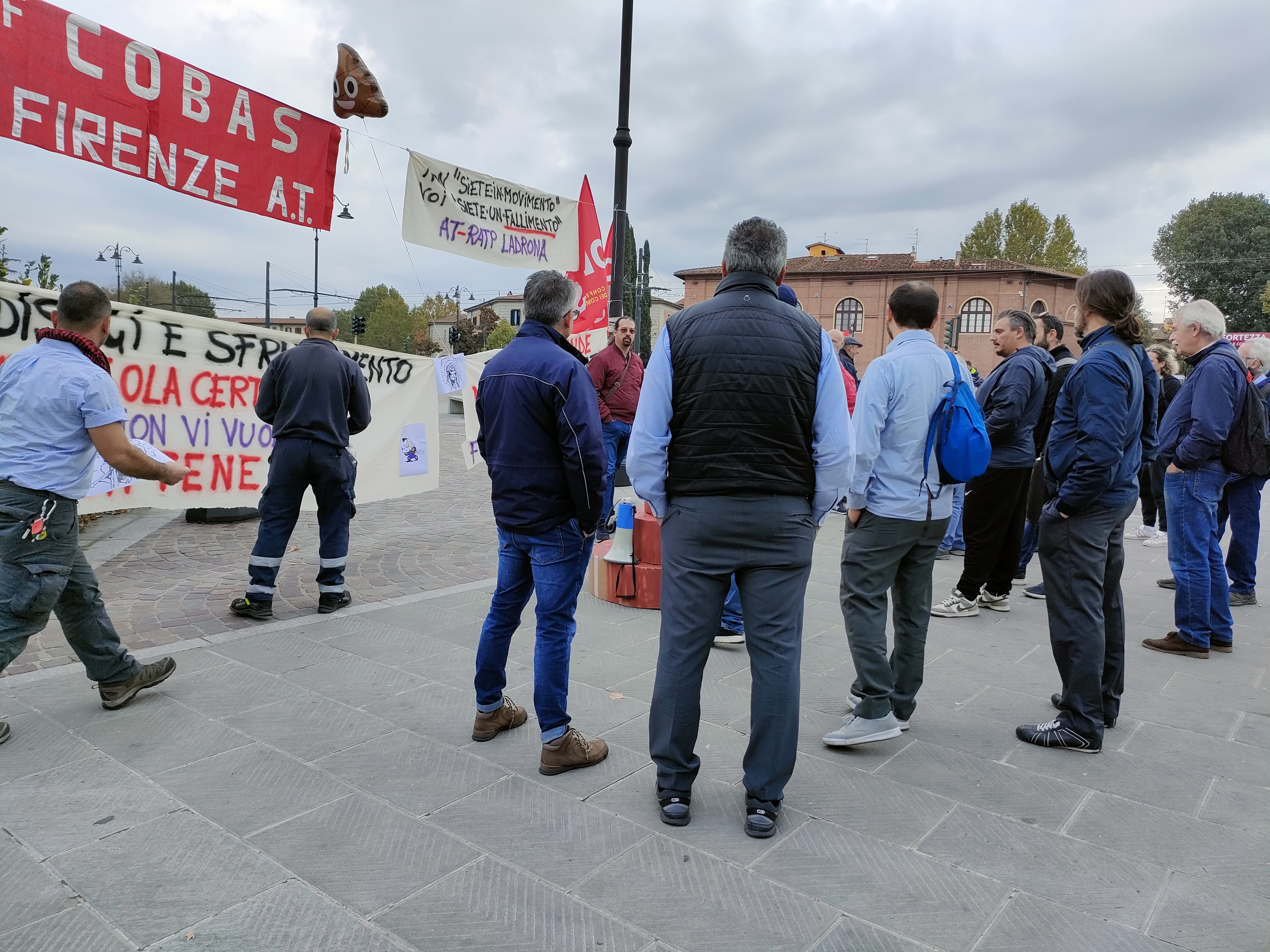 A fianco di chi lotta nell’interesse di tutti! – Unione di Lotta per il ...